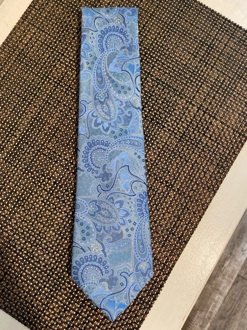 Geoffrey Beene Mens Light Blue Paisley Silk Tie